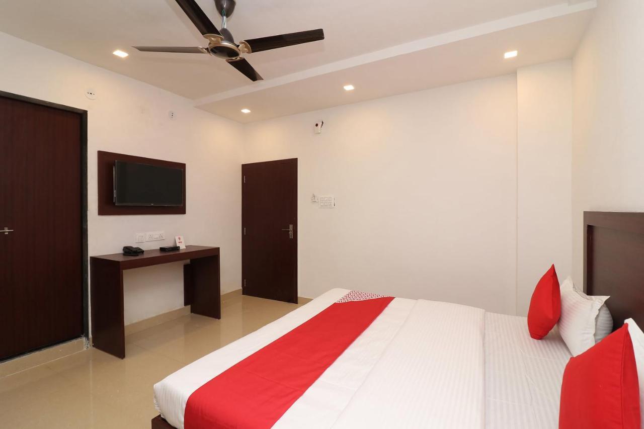 โอโย 1021 โฮเต็ล คยาตรี เรซิเดนซี Hotel Tirath ภายนอก รูปภาพ
