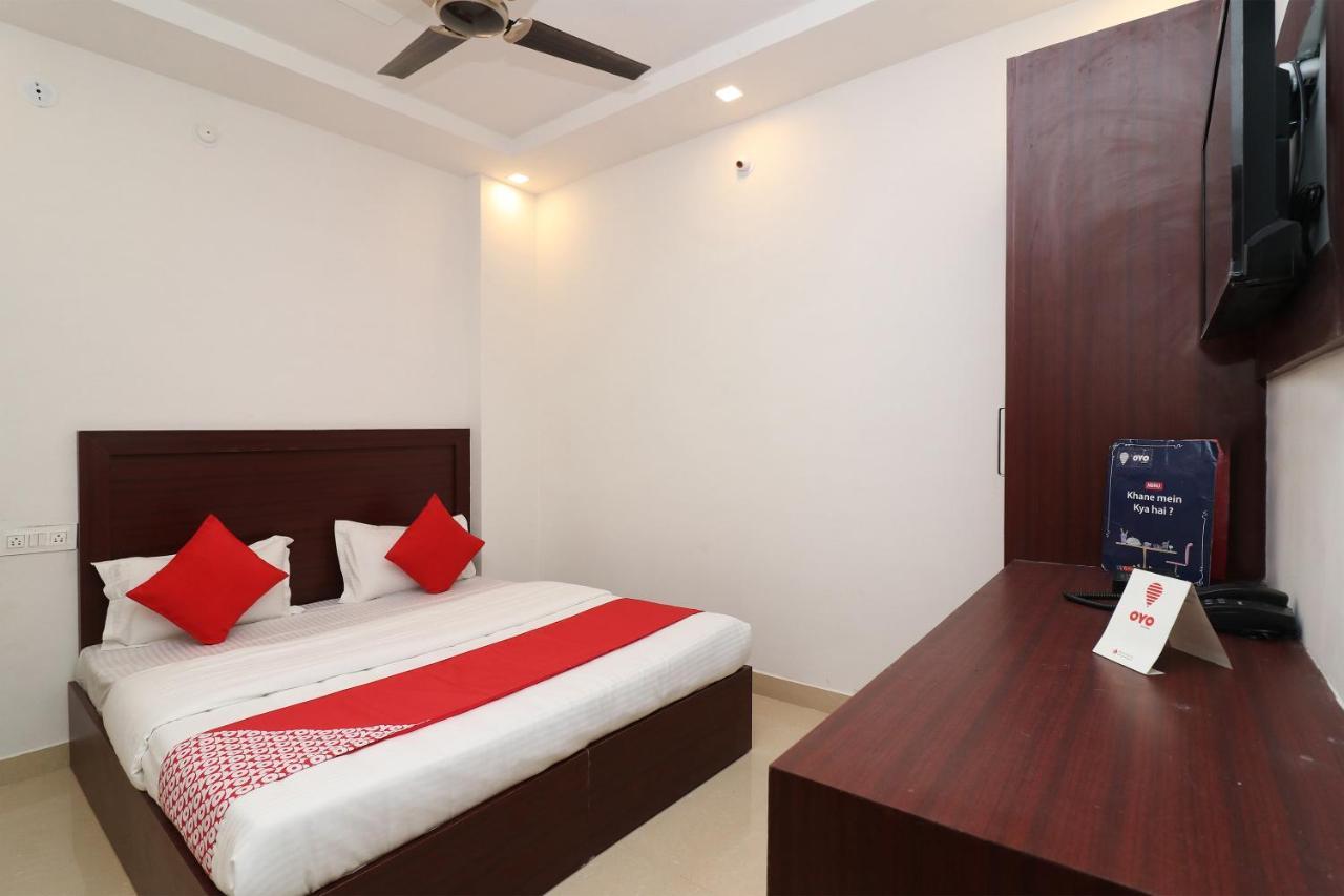 โอโย 1021 โฮเต็ล คยาตรี เรซิเดนซี Hotel Tirath ภายนอก รูปภาพ