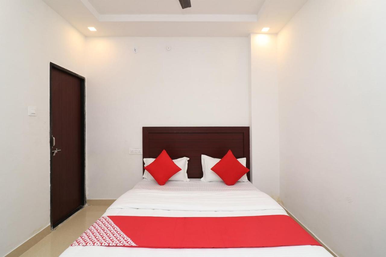 โอโย 1021 โฮเต็ล คยาตรี เรซิเดนซี Hotel Tirath ภายนอก รูปภาพ