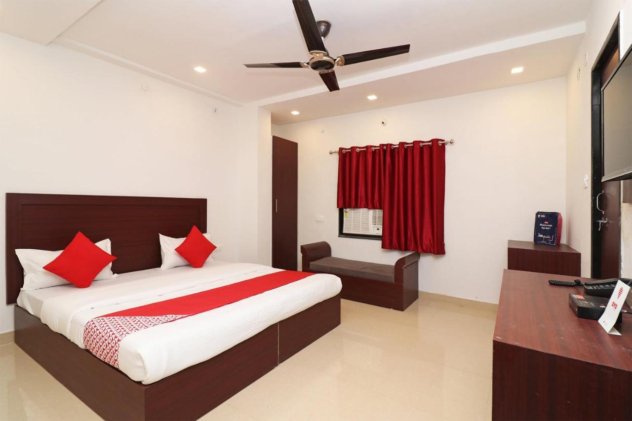 โอโย 1021 โฮเต็ล คยาตรี เรซิเดนซี Hotel Tirath ภายนอก รูปภาพ
