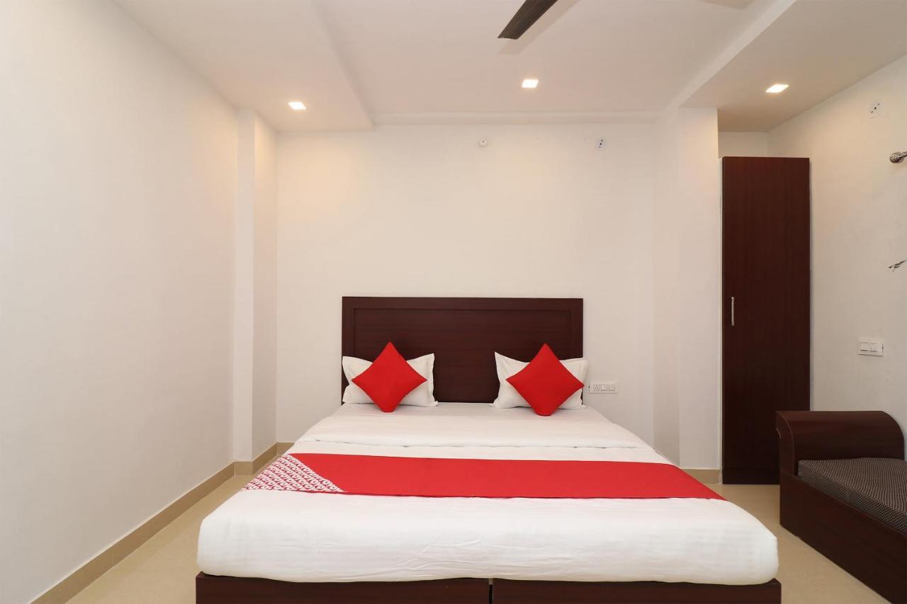 โอโย 1021 โฮเต็ล คยาตรี เรซิเดนซี Hotel Tirath ภายนอก รูปภาพ