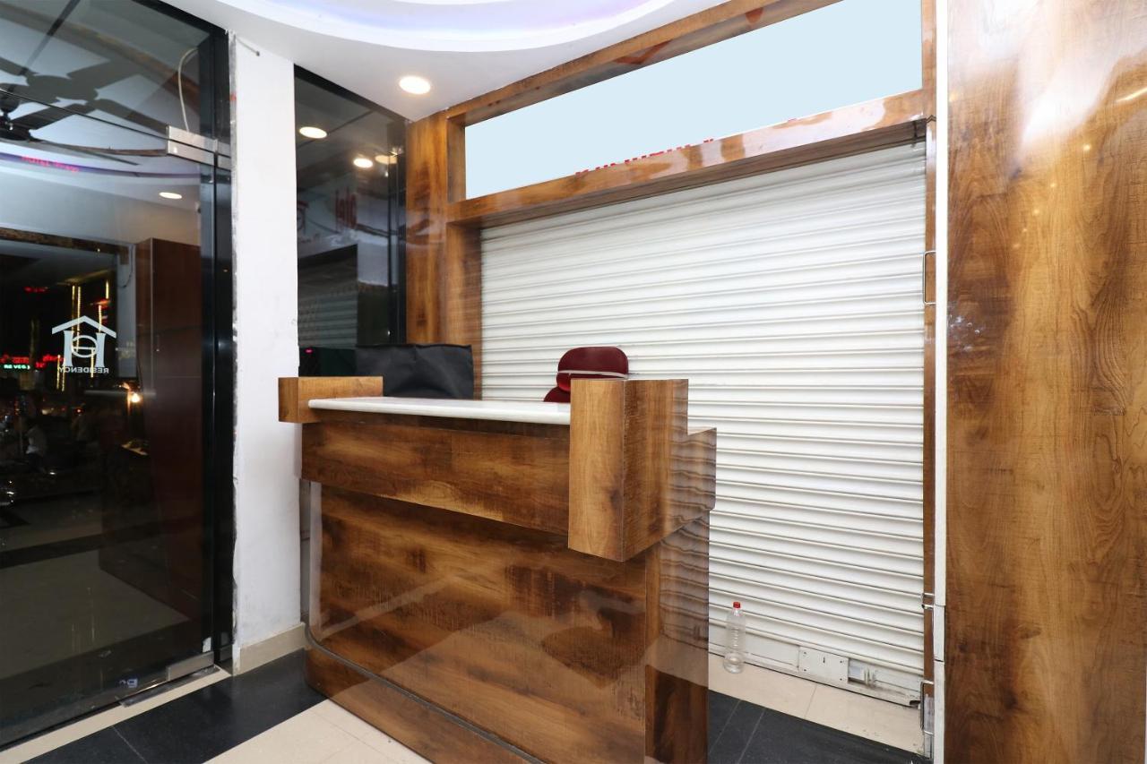 โอโย 1021 โฮเต็ล คยาตรี เรซิเดนซี Hotel Tirath ภายนอก รูปภาพ