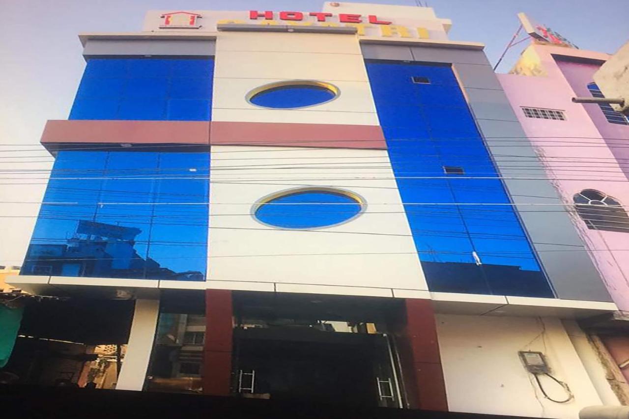 โอโย 1021 โฮเต็ล คยาตรี เรซิเดนซี Hotel Tirath ภายนอก รูปภาพ