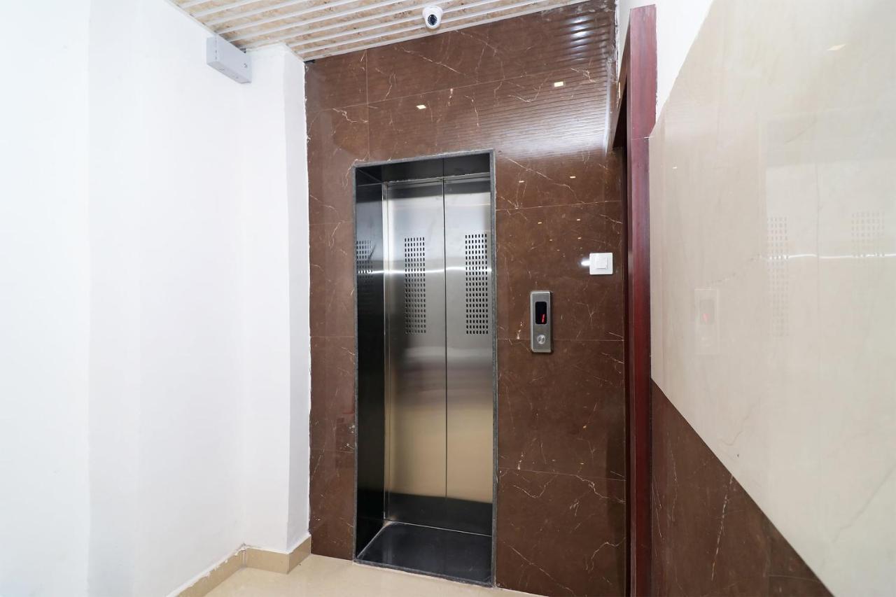 โอโย 1021 โฮเต็ล คยาตรี เรซิเดนซี Hotel Tirath ภายนอก รูปภาพ