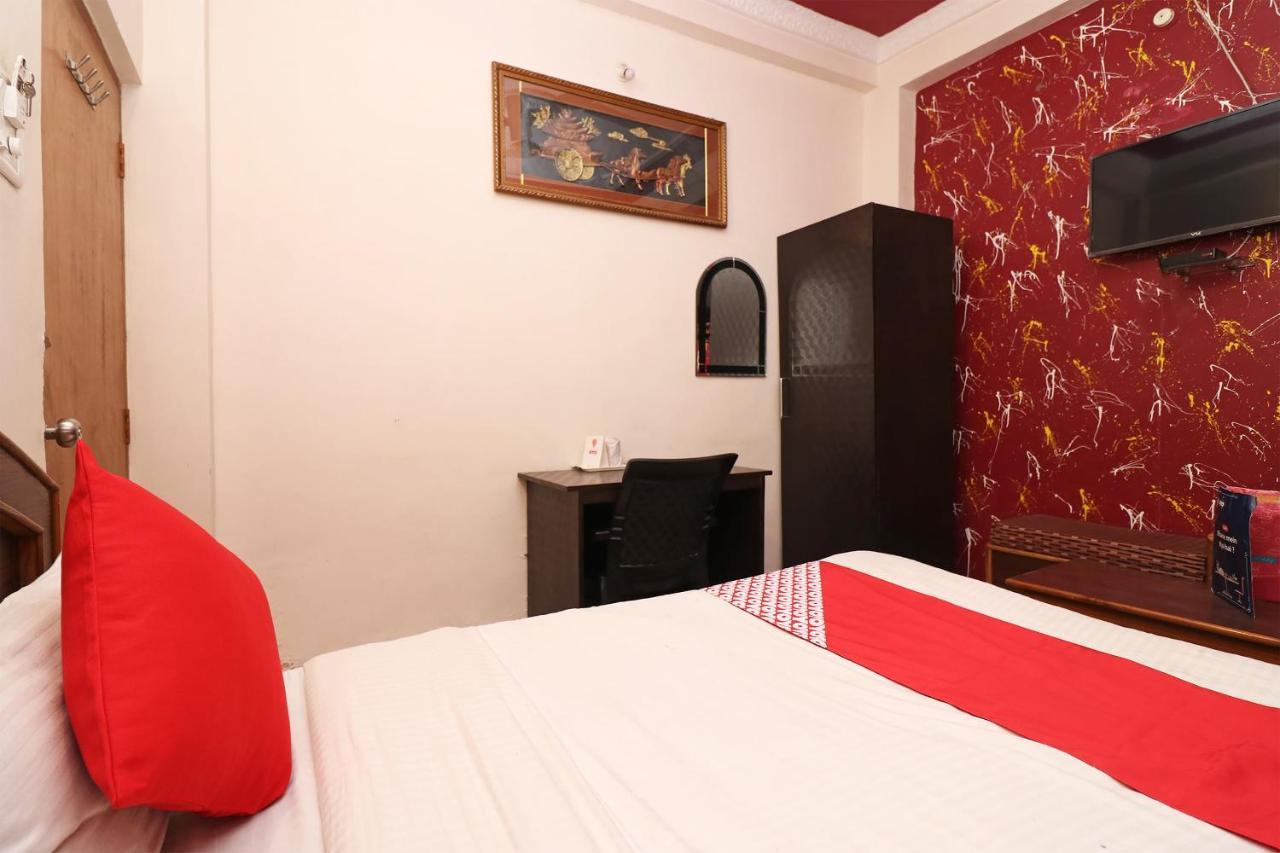 โอโย 1021 โฮเต็ล คยาตรี เรซิเดนซี Hotel Tirath ภายนอก รูปภาพ