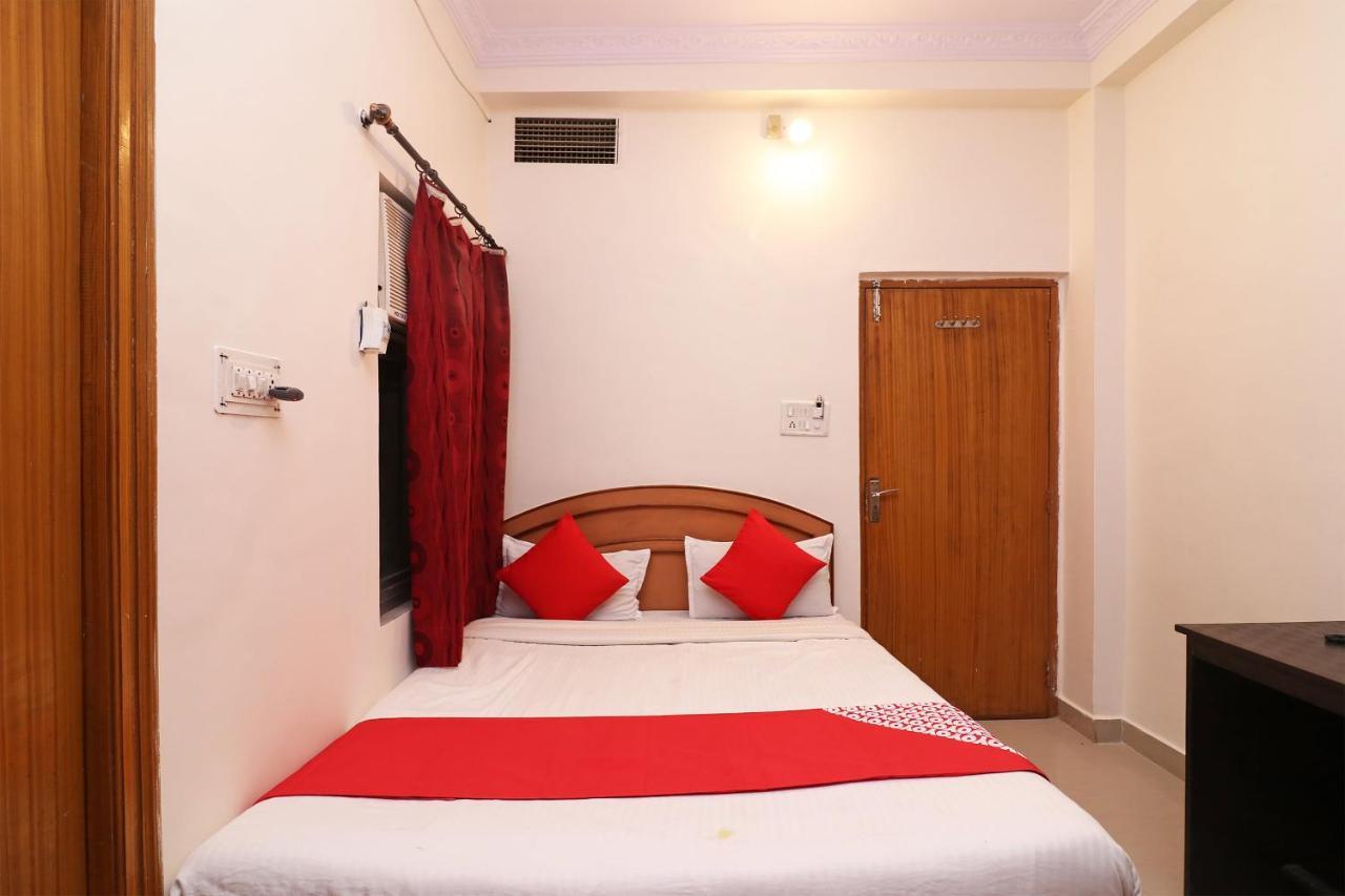 โอโย 1021 โฮเต็ล คยาตรี เรซิเดนซี Hotel Tirath ภายนอก รูปภาพ